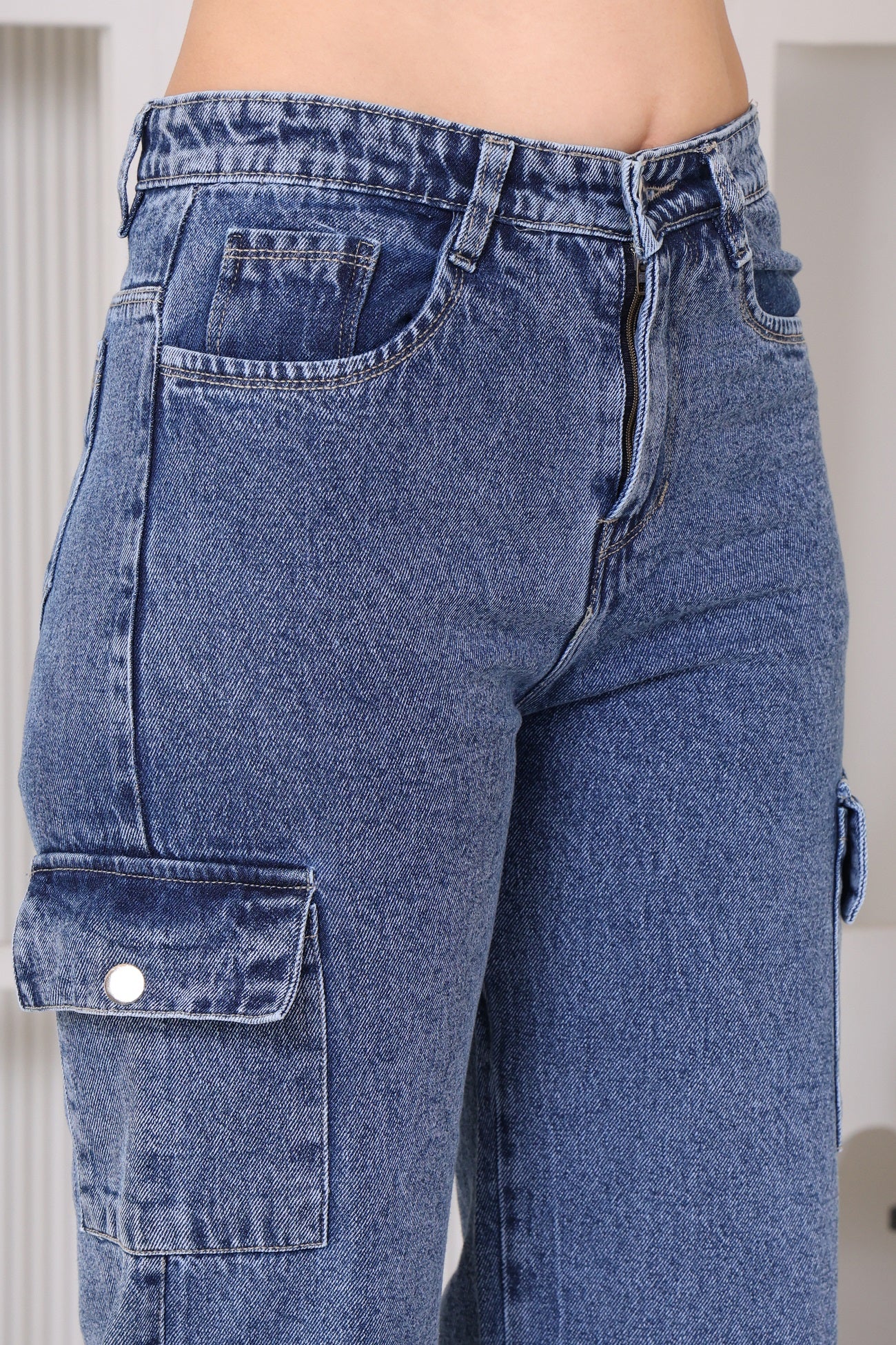 Women Wide Leg High Rise Light Fade Six Pocket Bata Blue Jeans