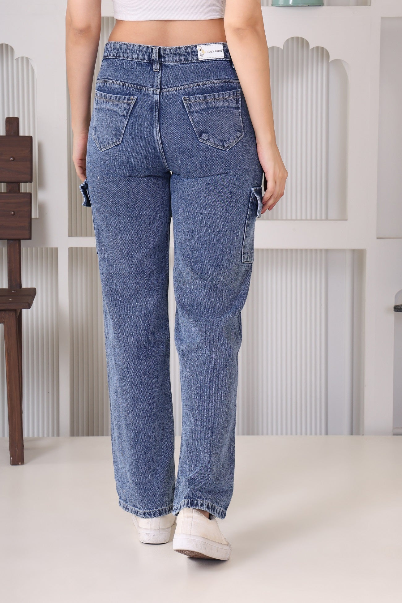 Women Wide Leg High Rise Light Fade Six Pocket Bata Blue Jeans